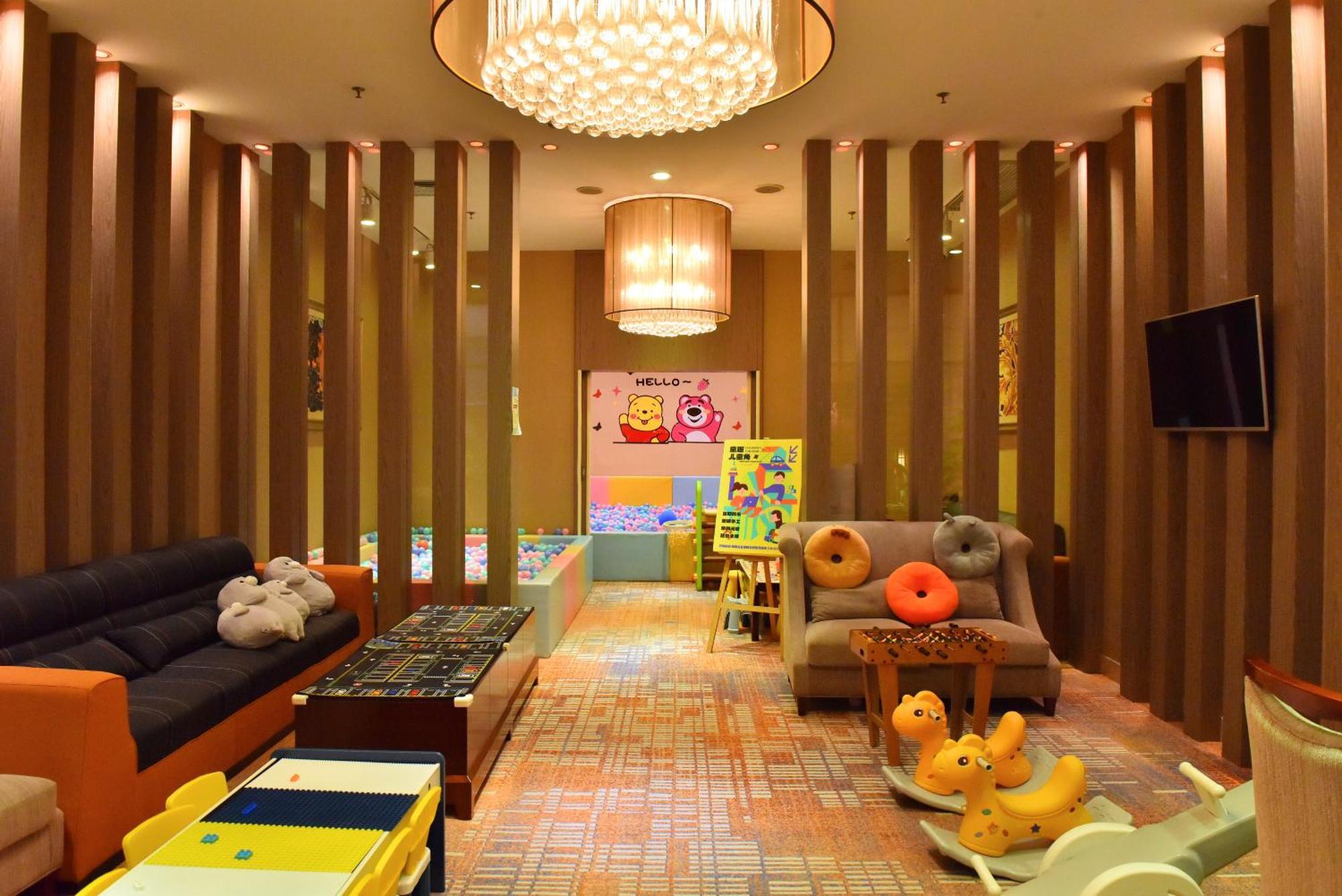 Crowne Plaza Shenzhen Futian, Near To Shenzhen Convention&Exhibition Centre, Shenzhen Stock Exchange And Shenzhen Civic Center, Outdoor Heated Pool Exterior photo